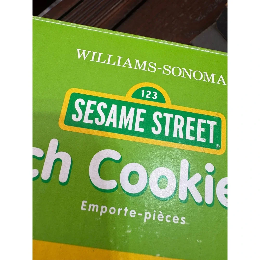 New Williams Sonoma‎ Sesame Street Sandwich Cookie Cutters